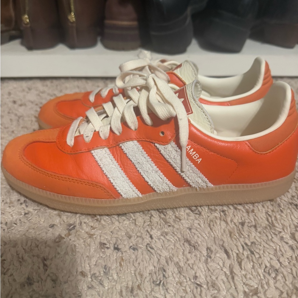 Orange Sambas Original og 9.5 Worn Twice - Picture 3 of 6